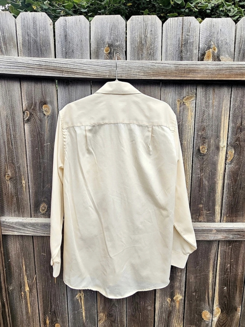 Geoffrey Beene Men's Sateen Button Down dress shirt Medium Wrinkle Free Cream - Picture 4 of 8